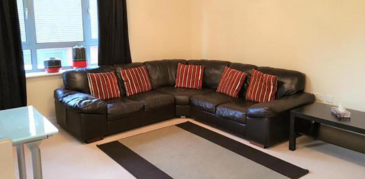 Apartment Haven: 2br, 2ba With Free Parking *